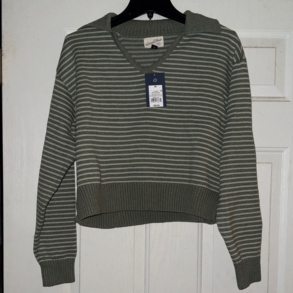 Universal Thread Olive Striped V-Neck Sweater